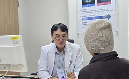 손 안의 경도인지장애 치료기 ‘코그테라’ 대학병원 투입