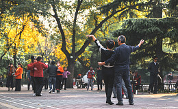 고령화된 아시아, ‘2000조 원대 시장’ 돈의 길 바뀐다