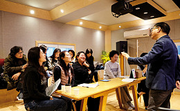 명품 성우로 다시 태어난 인생 2막