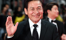 “진정한 국민배우” 안성기, 혈액암 투병 끝 별세…향년 74세