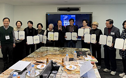 “40년 소망, AI와 함께 이뤘어요” 시니어, AI로 자서전 내다