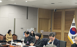 “돌봄 서비스 느는데 인력은?” 사회복지사 처우 개선은 어디로