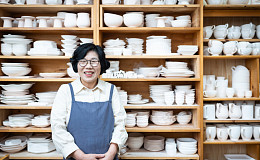 중년에 다시 잡은 붓, 도자기 위에 핀 ‘창업의 꽃’