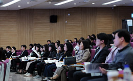 “AI가 이끄는 노년 아닌, 노인이 주도하는 삶 돼야”