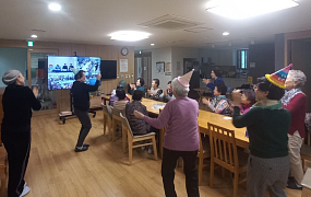 온라인으로 8개 경로당 연결, ‘스마트 노래자랑’ 개최