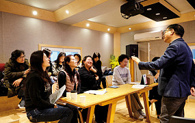 명품 성우로 다시 태어난 인생 2막