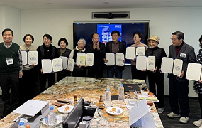 “40년 소망, AI와 함께 이뤘어요” 시니어, AI로 자서전 내다