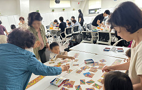 “혈연 넘어 마을 조손까지”  황혼육아, 혼자가 아니라 함께