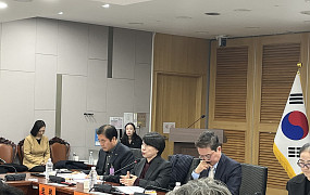 “돌봄 서비스 느는데 인력은?” 사회복지사 처우 개선은 어디로