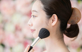 “새출발 꿈꿔” 日 중년 여성 사이서 ‘재점화 메이크업’ 인기