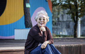 나이 60, 생판 남들과 ‘가족’ 됐다