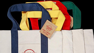 3달러의 사치?… 트레이더조 에코백, 왜 '가성비 명품'이 됐나 [이슈크래커]