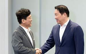 대한상의 방문한 김영훈 고용부 장관 [포토]