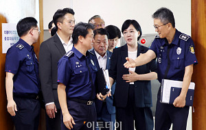 서울구치소 방문한 민주당 3대특검 종합대응 특위 [포토]