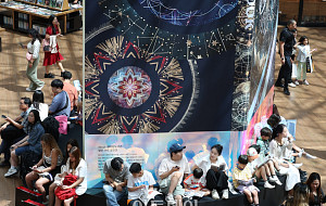 폭염특보에 북적이는 코엑스 별마당 도서관 [포토]