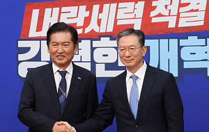 정청래-송언석 만난 정성호 법무부 장관 [포토]