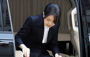고개숙인 김건희, 구속영장심사 시작 [포토]