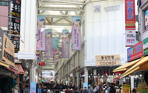 한옥 처마를 닮은 남대문시장 아케이드 [포토로그]