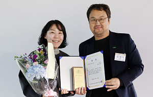 스마트 EV대상, '한국전기차사용자협회장상' 수상한 아우디 A6 e-tron [포토]