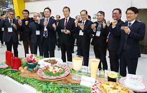 에그테크코리아 2025, 부스 둘러보는 내빈들 [포토로그]