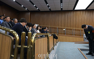 김이배 제주항공 대표, 여객기 참사 유족에 고개 숙여 사과 [포토]