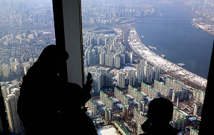 서울 한강 이남 중소형 아파트값, 평균 18억원 첫 돌파 [포토로그]