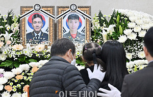 코브라 헬기 추락, 장희성·정상근 준위 영결식 '애도 물결' [포토]