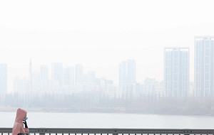 '날 풀리니 전국 초미세먼지 말썽' [포토로그]