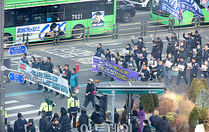 노란봉투법 속 멈춘 발걸음 [한컷]