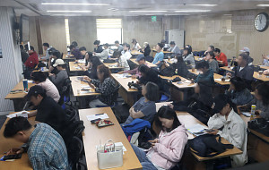 '취업자 늘었지만 청년 고용 한파 계속' [포토로그]