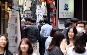 칼국수 1만원 시대⋯"이젠 뭘 '서민음식'이라 불러야 하죠?" [이슈크래커]