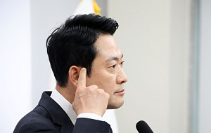 방미 일정 마친 장동혁, 국회서 기자간담회 [포토]