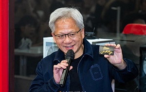 젠슨 황, ‘RTX 스파크’ 선물 [포토]