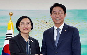 국회 찾은 한성숙 총리, 조정식 의장 예방 [포토]