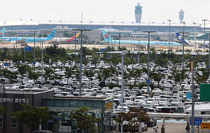 휴가철 절정, 인천공항 주차장 만차 [포토]