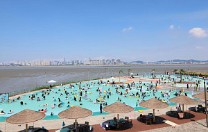 '휴가철 전국이 찜통, 물놀이 즐기는 시민들' [포토]