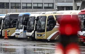 시외·고속버스 경영난...노선 감소·요금 인상 [포토]
