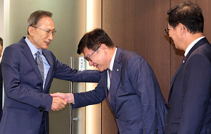 정점식 국민의힘 원내대표, 이명박 전 대통령 예방 [포토]