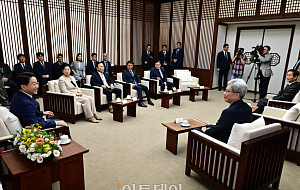 조정식 의장, 정기국회 개회 사전환담 [포토]