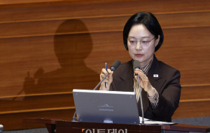 한성숙 총리, 취임 후 첫 대정부질문 [포토]
