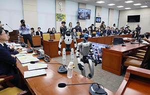 국감장 '깜짝' 등장한 중국산 휴머노이드 [포토]