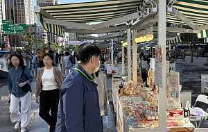 가을 맞이한 광화문광장…’소상공인 가을마켓’ 개최 [포토]