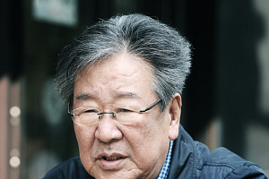 최불암 측 "건강 이상설 사실무근…허리 수술 후 재활 치료"