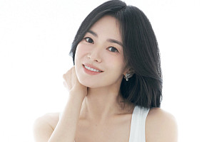 송혜교, 새 소속사 찾았다…STAND와 전속 계약