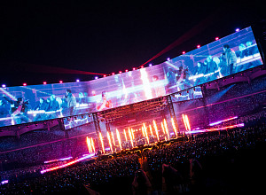 [비즈콘] 태극기 위 방탄소년단, 4만 아미와 '아리랑' 합창