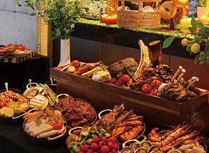 프레이저 플레이스 센트럴 디너 뷔페, LA갈비→제철회 등 메뉴 강화