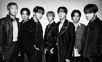 방탄소년단, 美 AMA '올해의 아티스트' 등극…5년 만의 대상