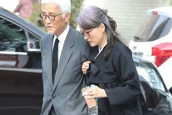 故 윤소정의 영결식, 딸 오지혜 누구?…데뷔 26년차 배우·父 연극계 명배우 오현경