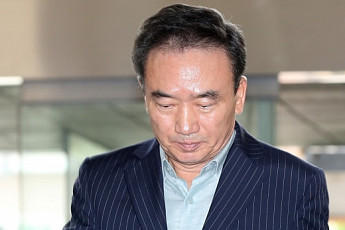'여직원 성추행' 호식이치킨 최호식 前 회장 불구속 기소