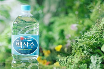 [바캉스특집]농심‘ 백산수,’수분 보충 중요한 여름… 백두산 천지물 한 잔